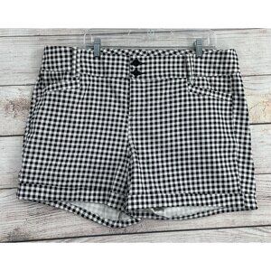 Torrid‎ Cuffed Hem Checkered Print Shorts Women's Size 18 Black/White